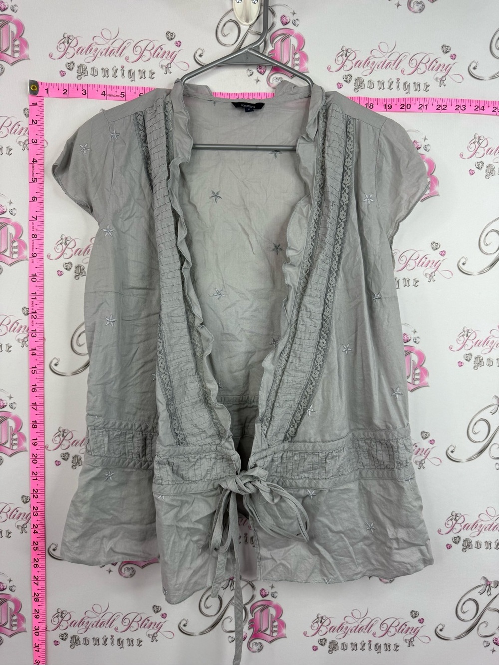 Reitmans y2k top tie up ribbon Light Gray Short-Sleeve Ruffle Tie-Waist Top